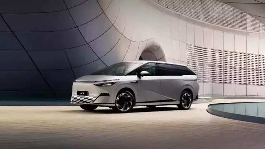 Mobil listrik XPeng X9. (Istimewa)