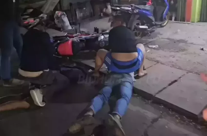 Polisi mengamankan preman yang berasal dari ormas Pemuda Pancasila terkait lahan parkir RSUD Tangsel. (Istimewa)